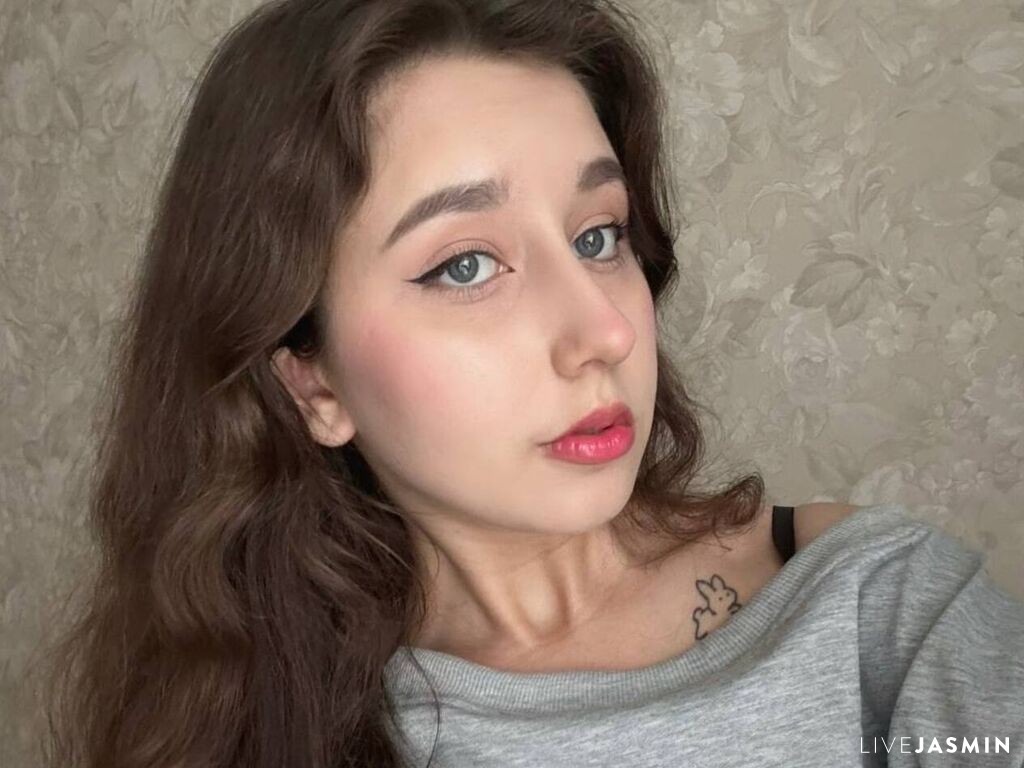 View LuciEva cam profile and live status