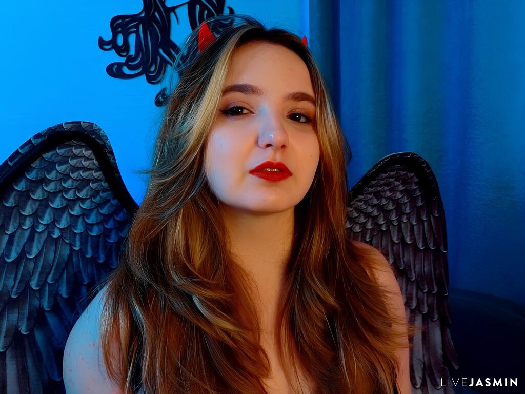 Browse LucilleBride live chat profile