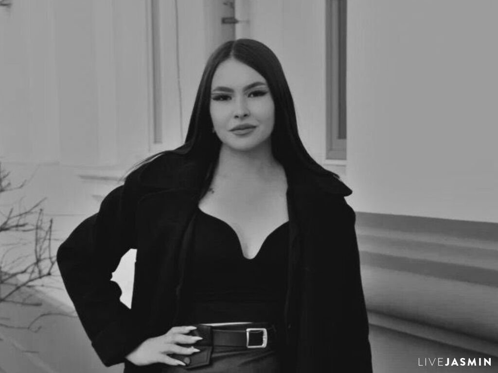 Browse LucilleWhite live chat profile