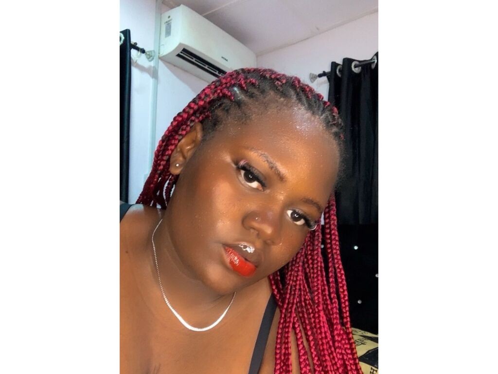 Live cam model LuciousBee