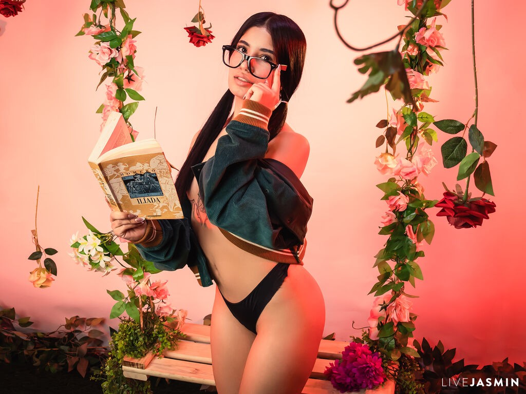 LucyEngel live cam girl profile