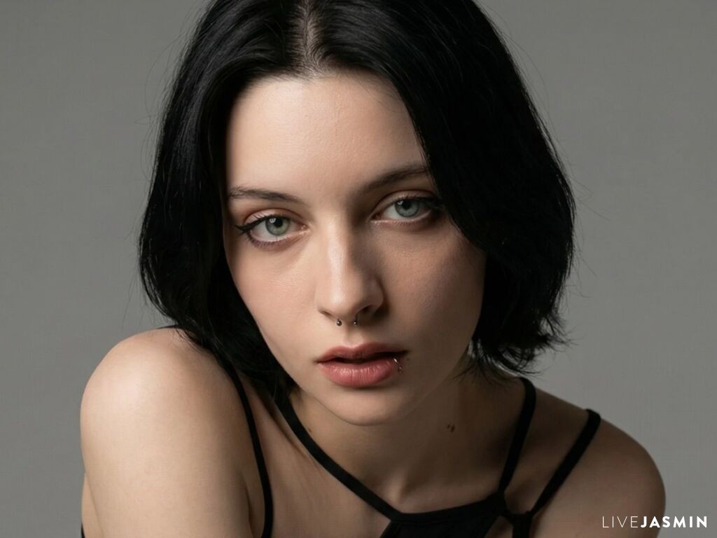 Browse LuisaFinell live chat profile