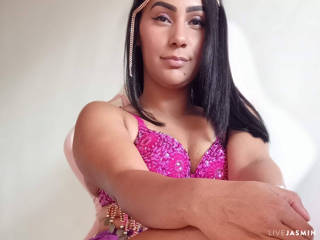 Live cam model LunaAethera