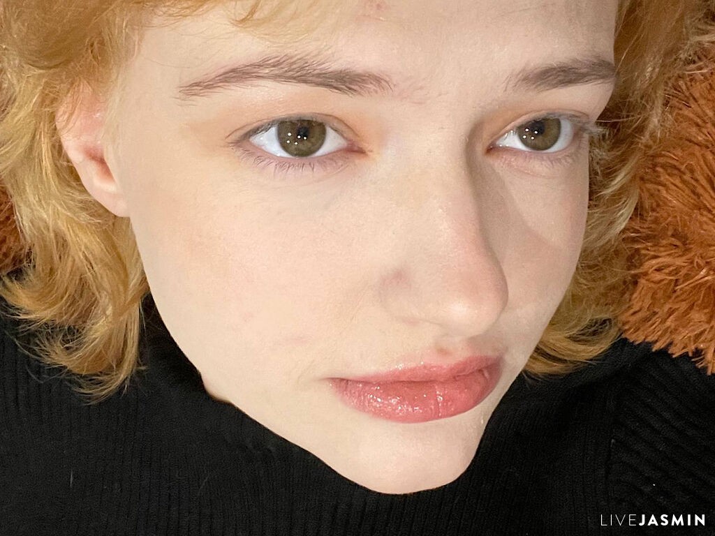 LunaBeans LiveJasmin model profile