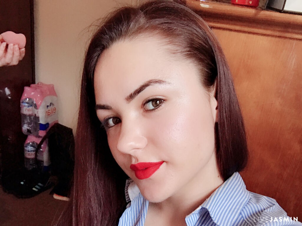 LunaTokio LiveJasmin model profile