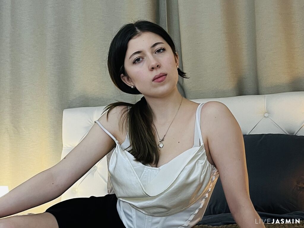 Live cam model LunaaJames