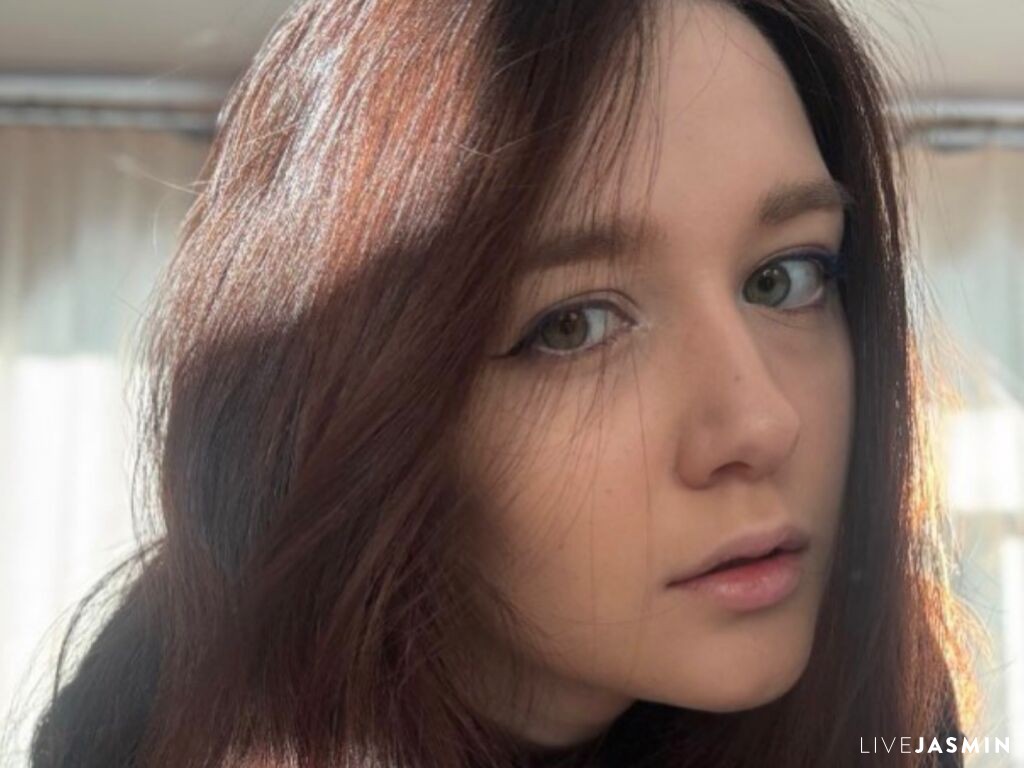 Browse LupitaSedrakyan live chat profile