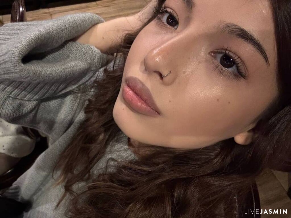 Live cam model LynetteLavoie