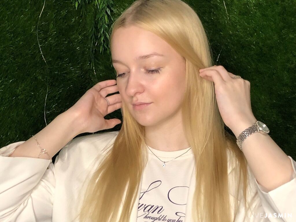View MadalineStehlik cam profile and live status