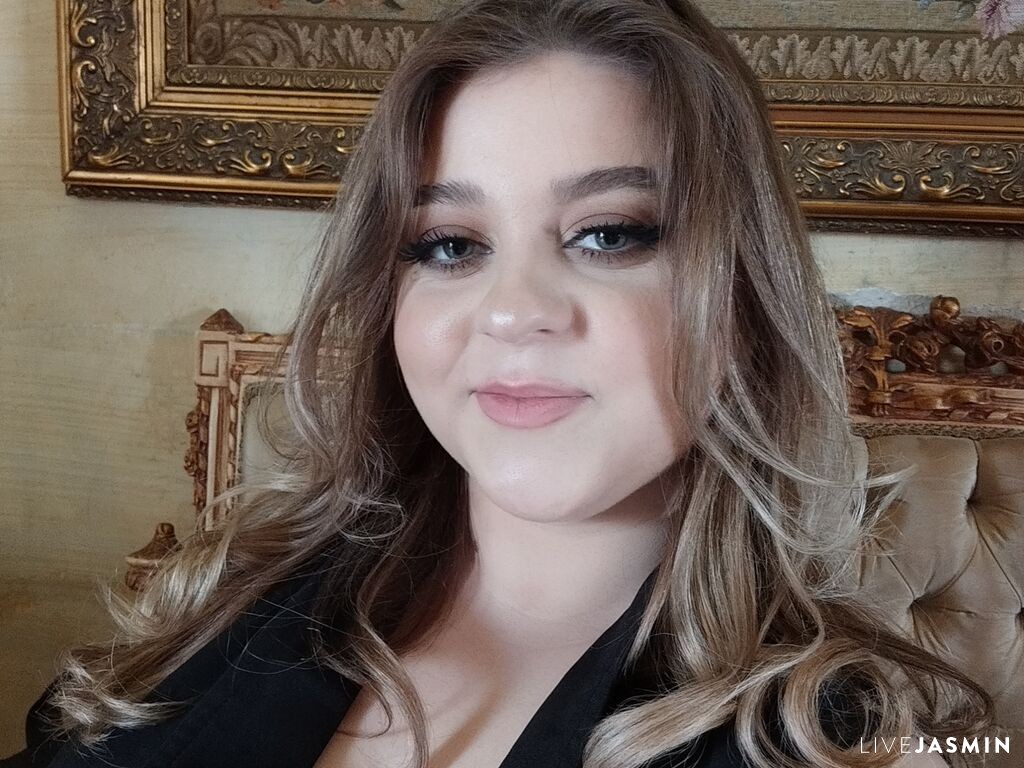 MaddieRosse live cam girl profile