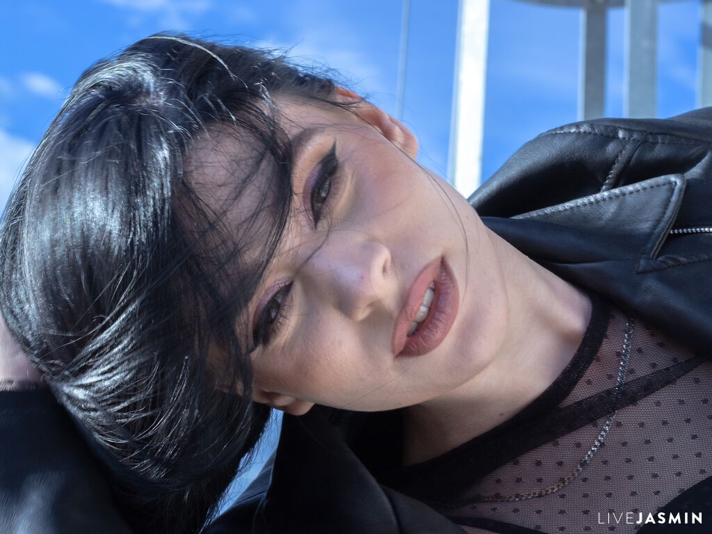 MadelynVelure LiveJasmin model profile