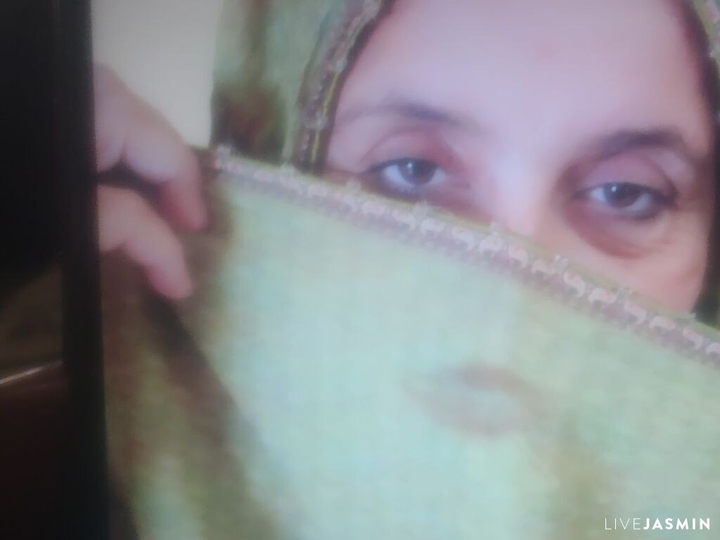 Browse MahiKimi live chat profile