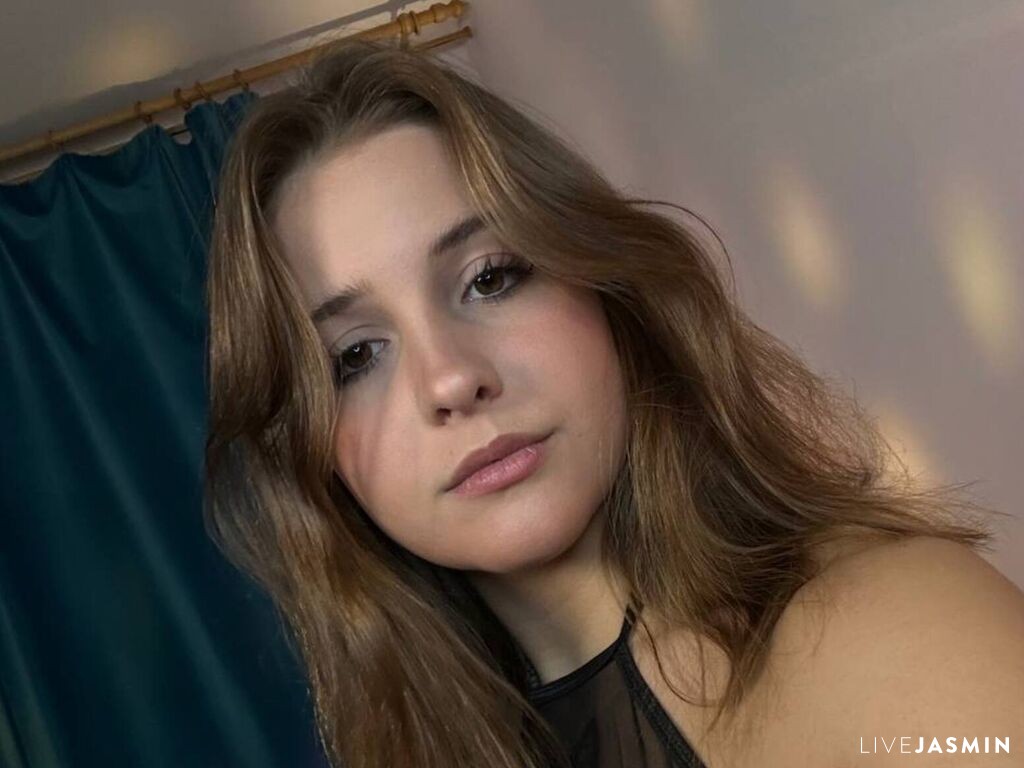 View MaireGauci cam profile and live status