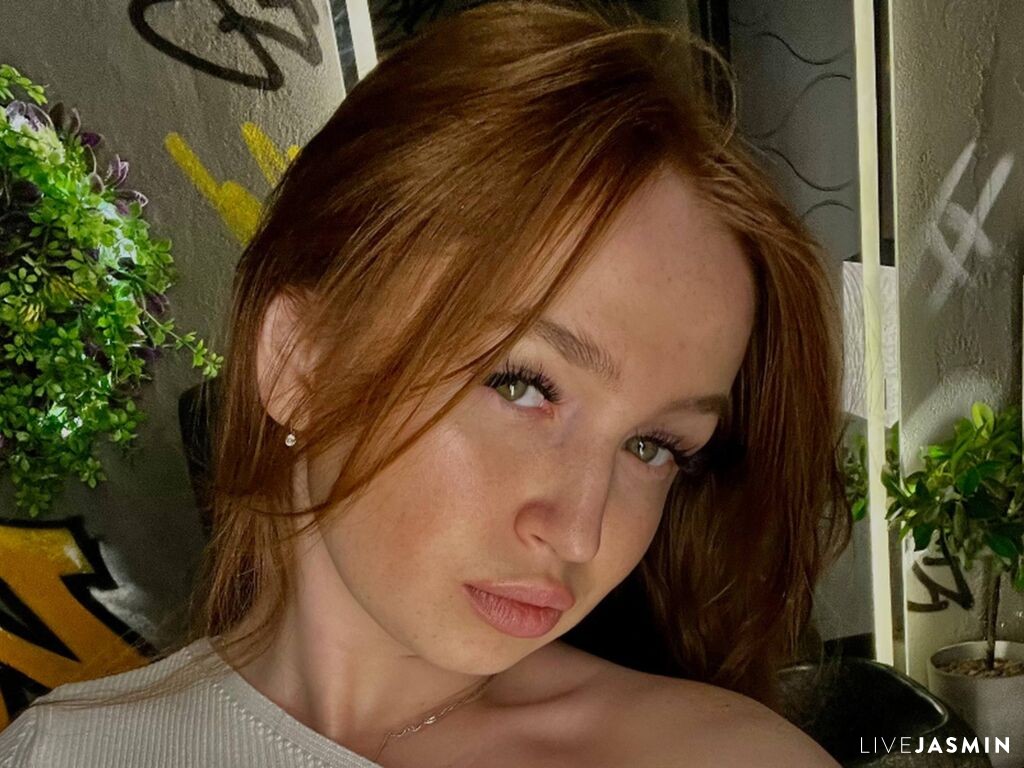 MaireKraebel LiveJasmin model profile