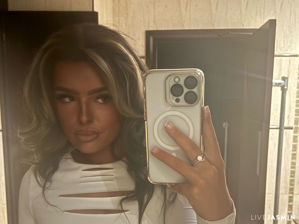 MaisieSmithx LiveJasmin model profile
