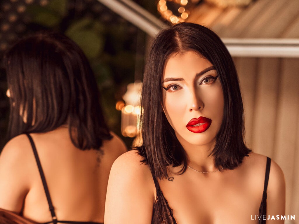View MandySun cam profile and live status