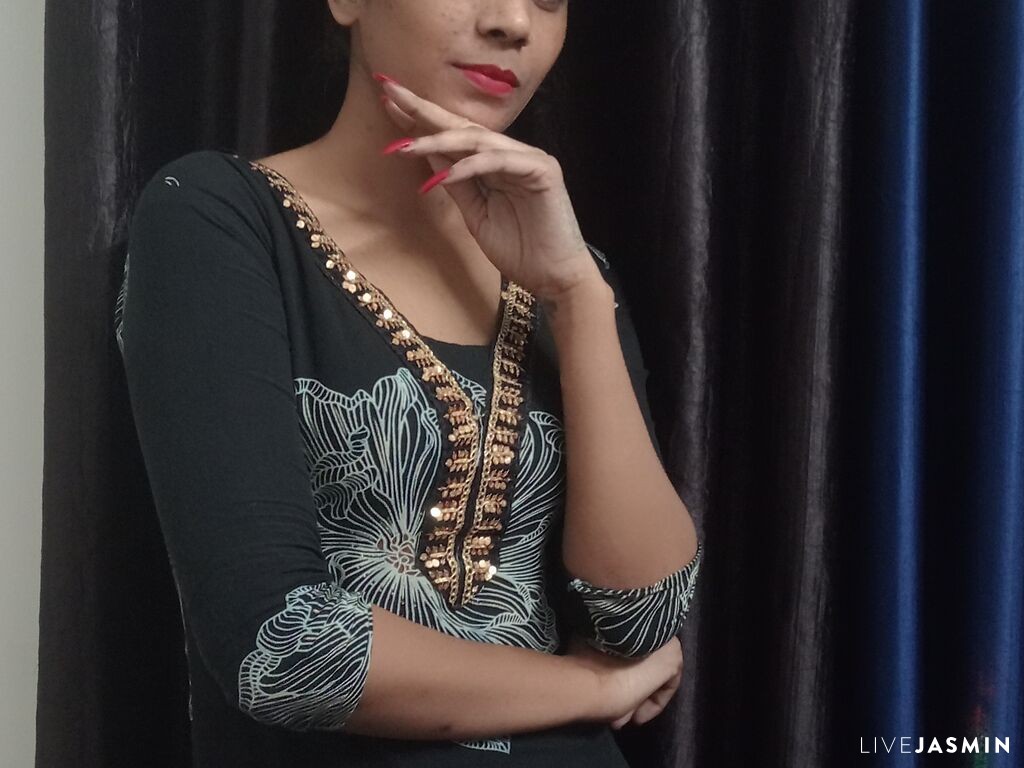 Browse ManikaSingh live chat profile