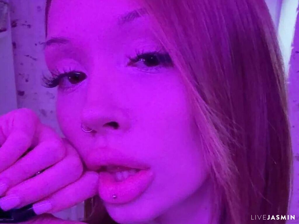 MargueriteBoblak live cam girl profile