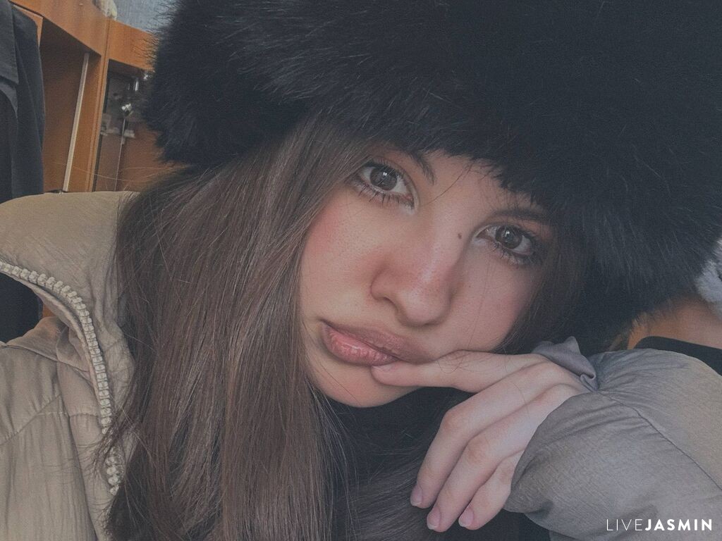 MariLuxe LiveJasmin model profile