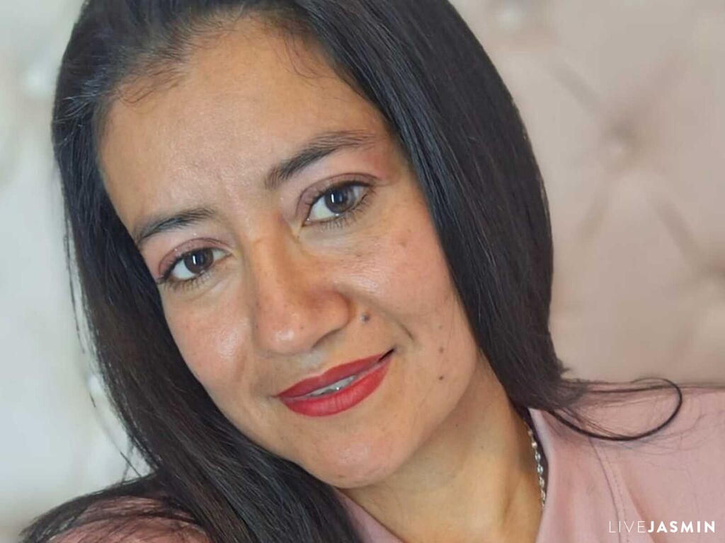 Profile photo for MariaBowie