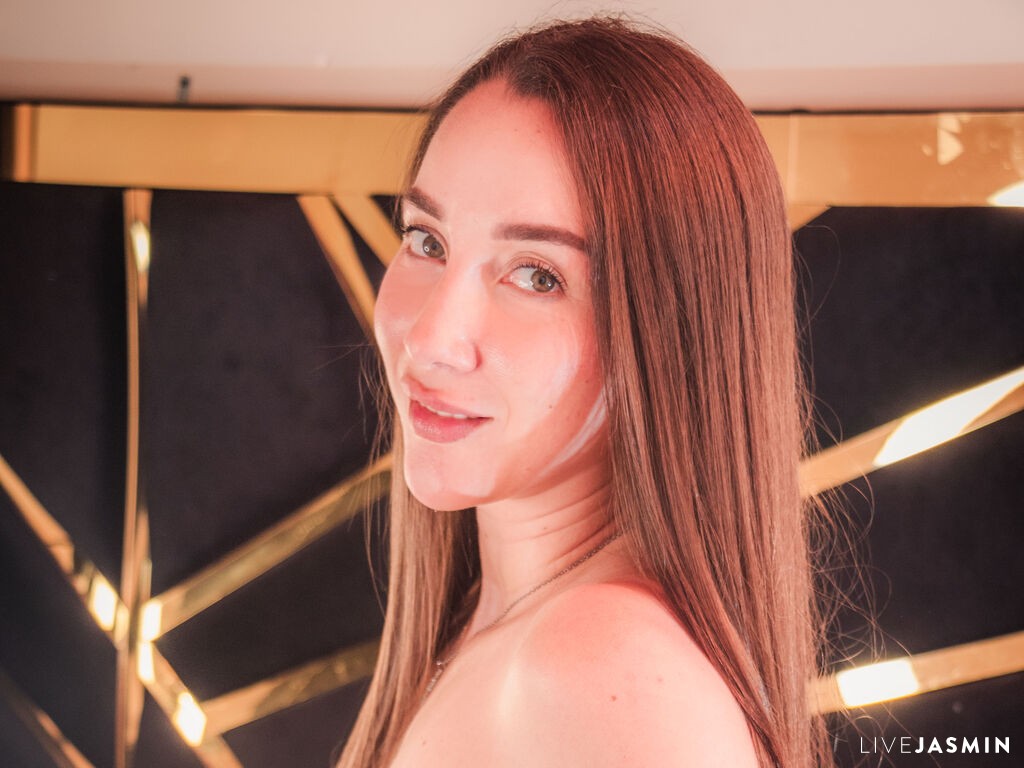 View MarianFerrero cam profile and live status