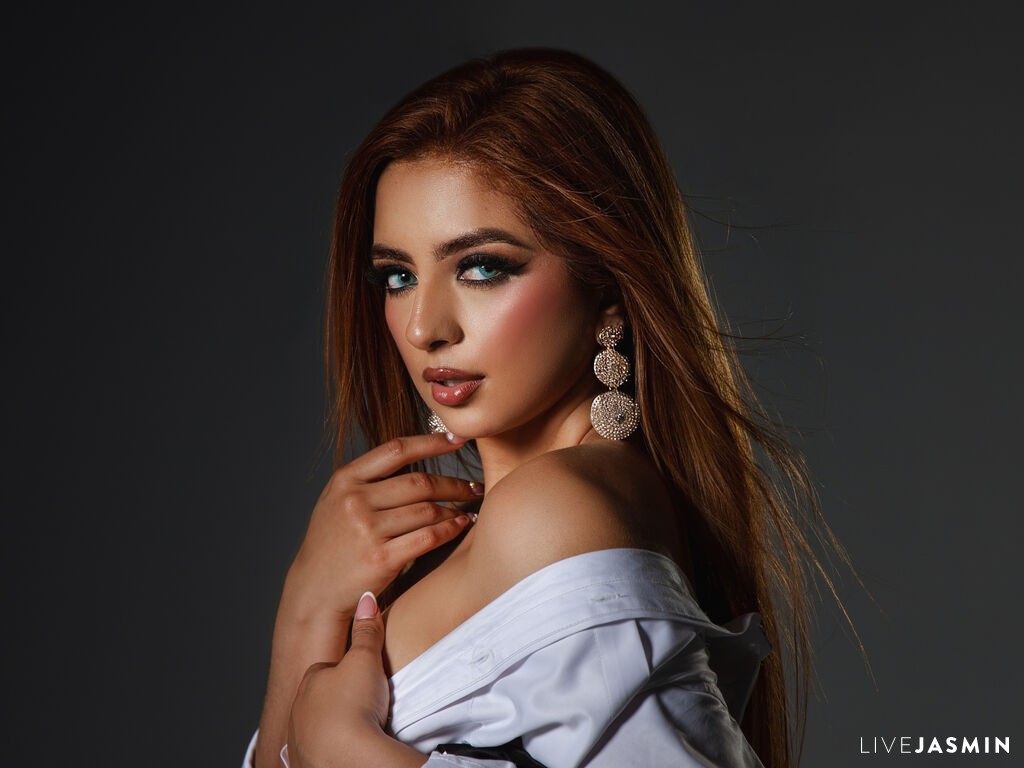 Live cam model MarianaSaavedra