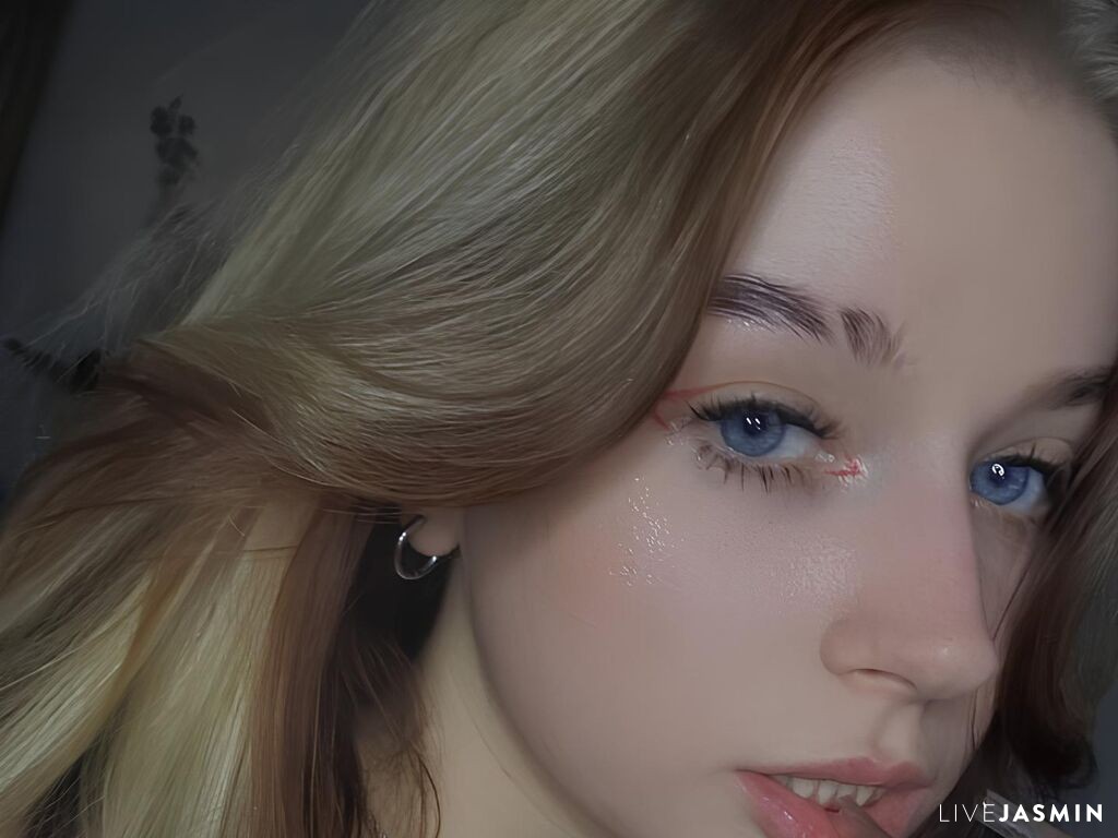 MarisolNiang live cam girl profile