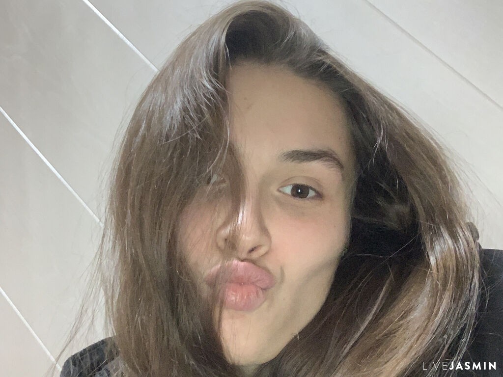 Browse MarissaFitzen live chat profile