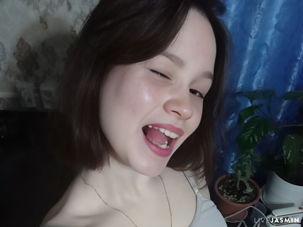 MathildaSandberg LiveJasmin model profile