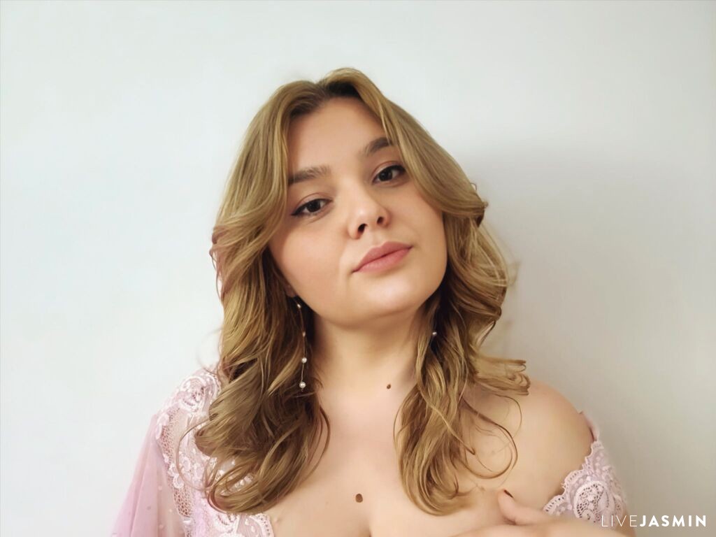 MeganSkies LiveJasmin model profile