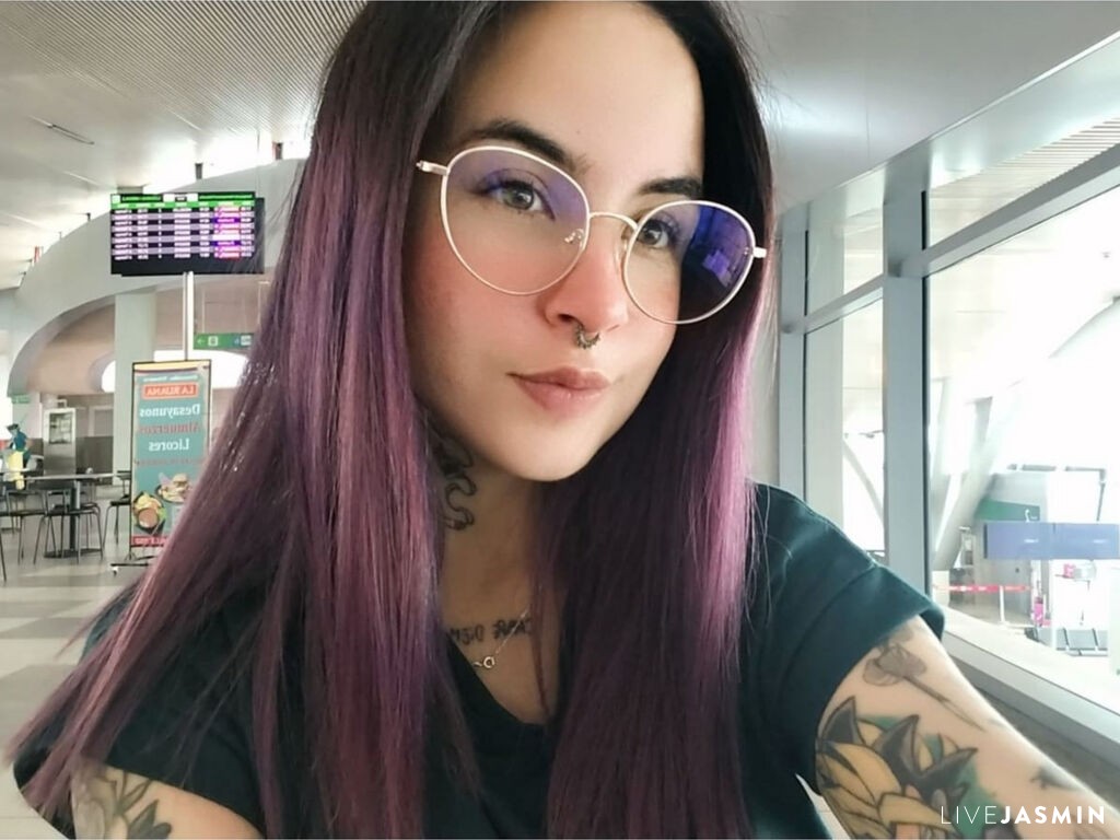 View MeganSmears cam profile and live status