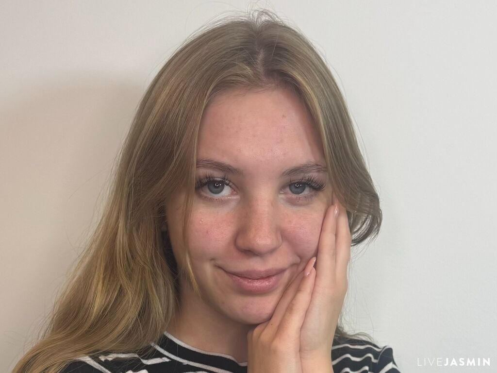 MelanyJarvi live cam girl profile