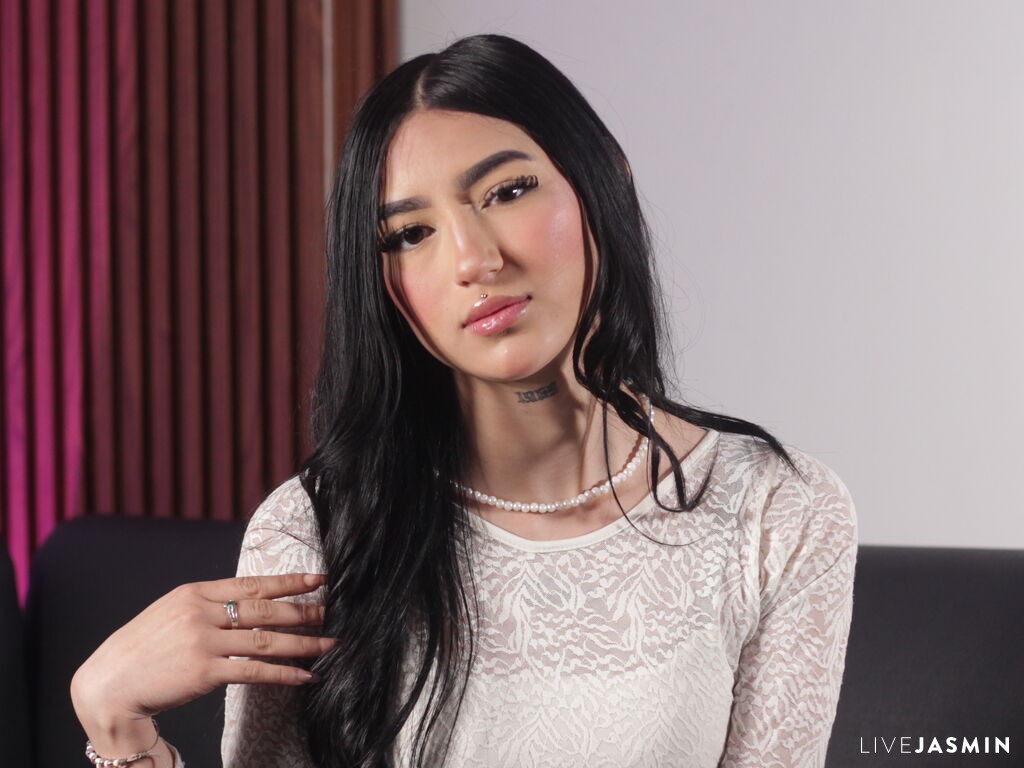 MiaFerreira live cam girl profile