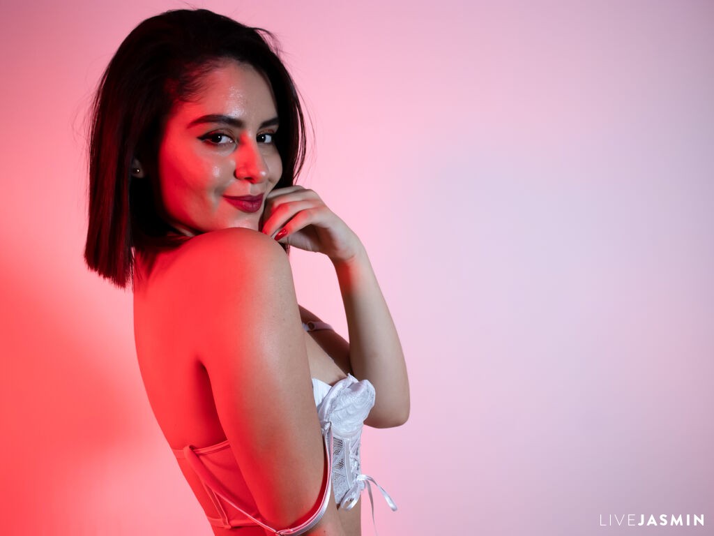 Browse MiaMartinez live chat profile
