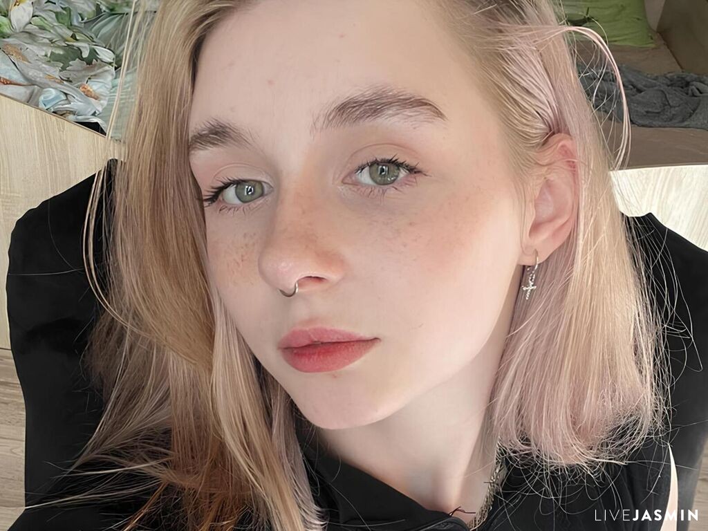 Profile photo for MiaMerek