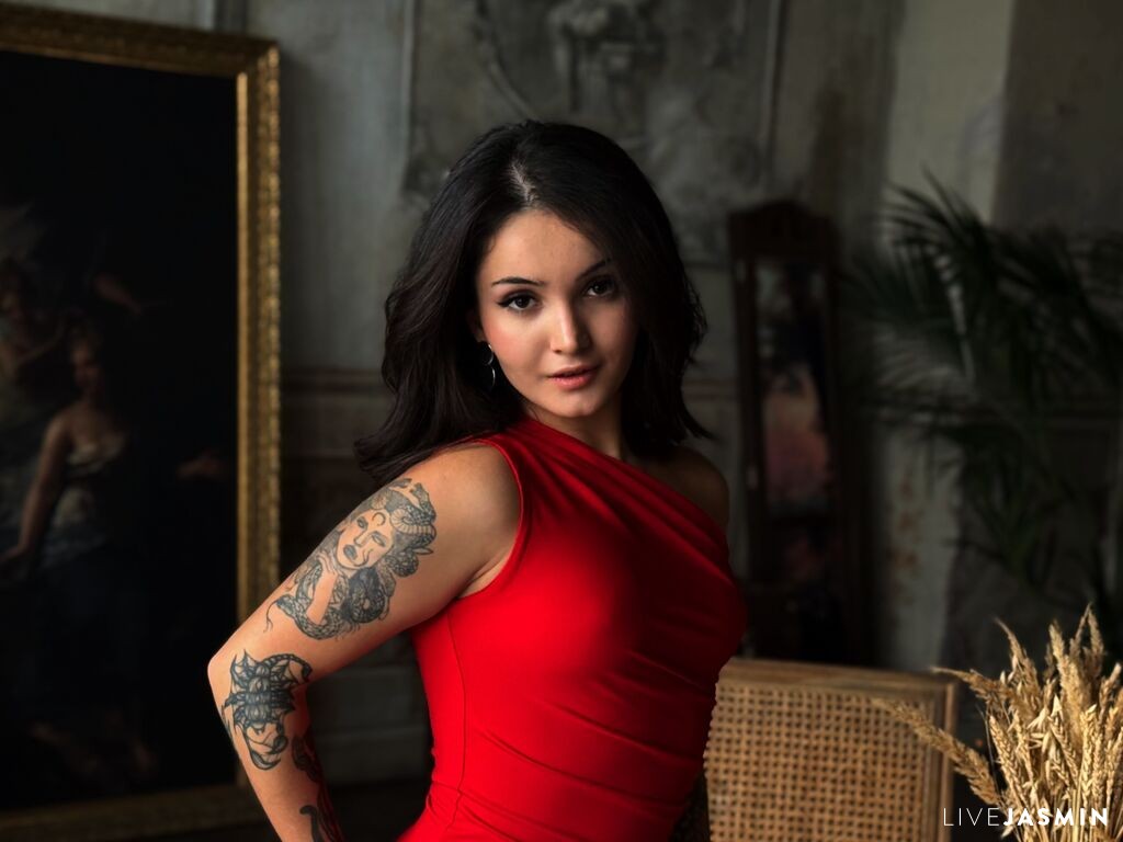 Live cam model MiaOliveres