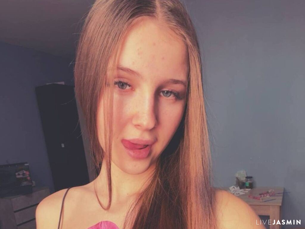 MiaRaying LiveJasmin model profile