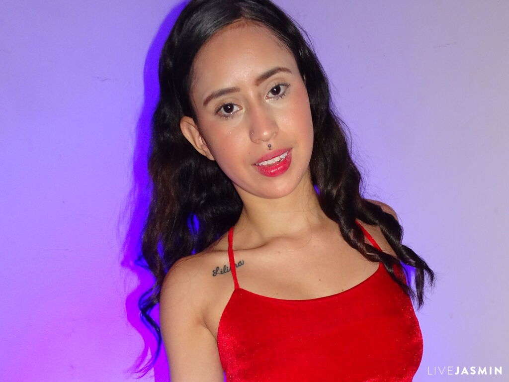 MikiEva LiveJasmin model profile