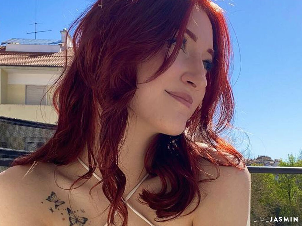 Live cam model MilaFlame