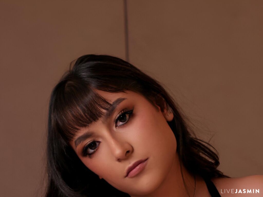 MilaRusso LiveJasmin model profile