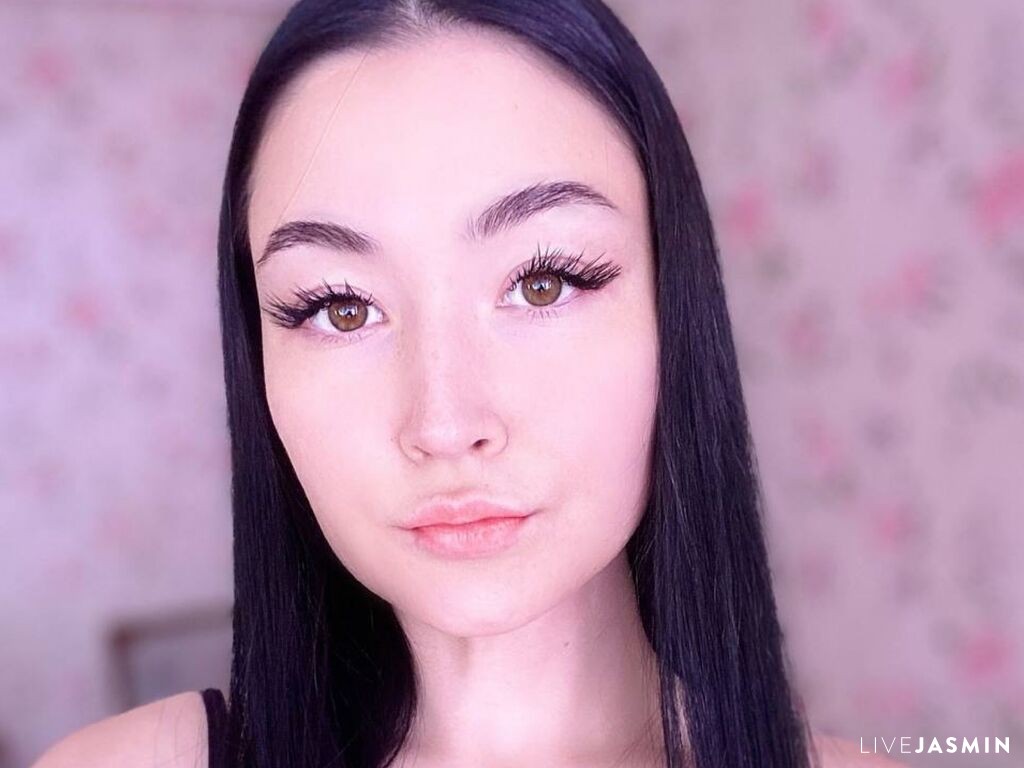 MilaYumi LiveJasmin model profile