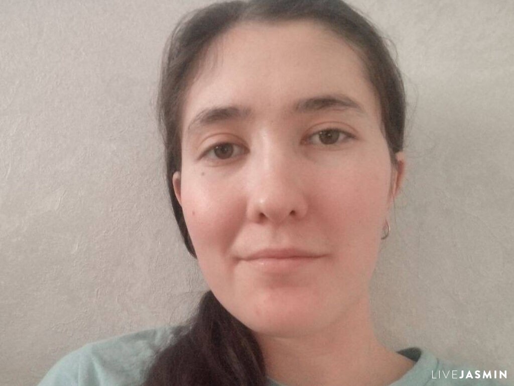 Browse MildaParillo live chat profile