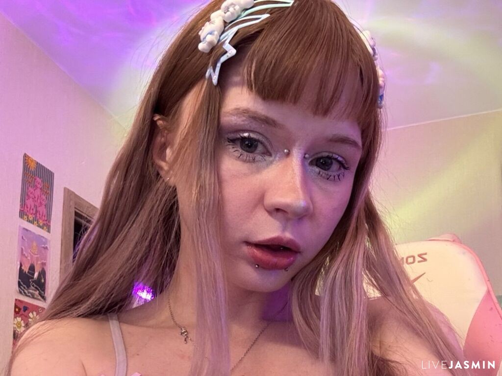 MiliaMeow live cam girl profile