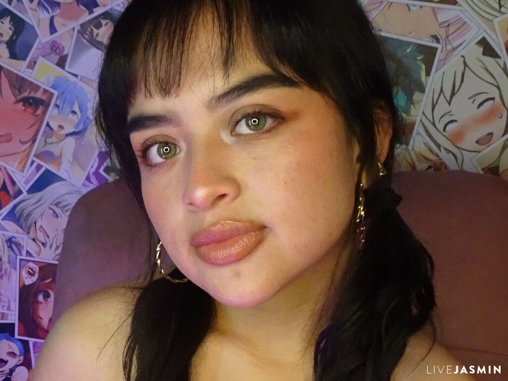 Browse MinniSabat live chat profile