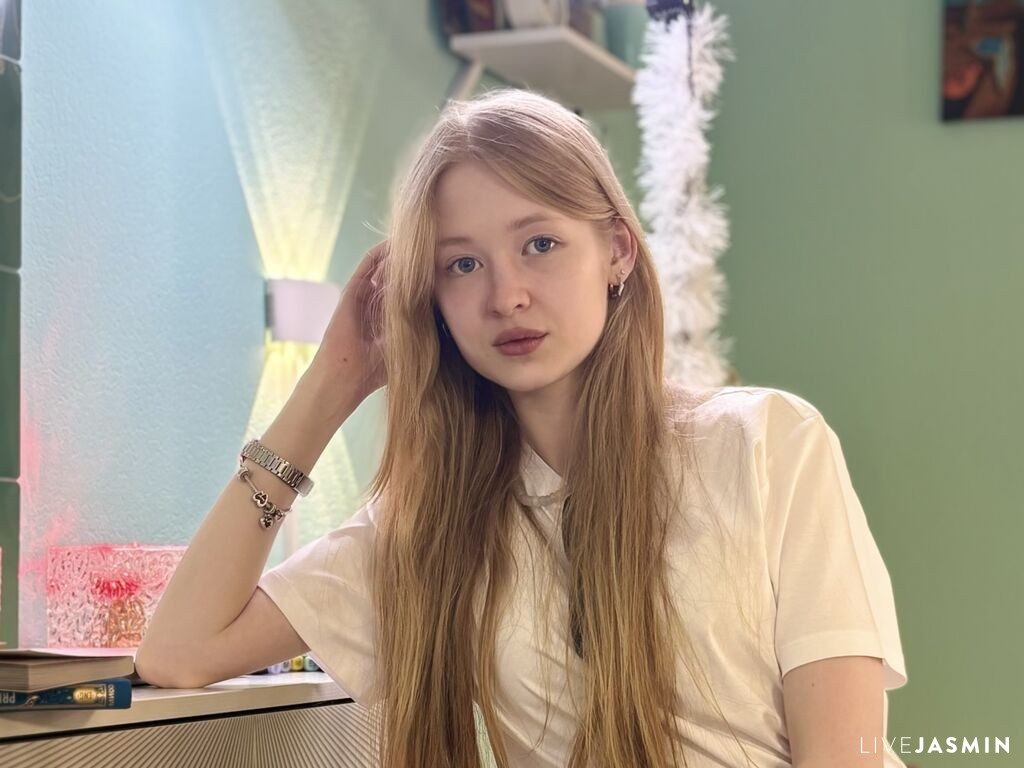 Browse MinnieTallacksen live chat profile