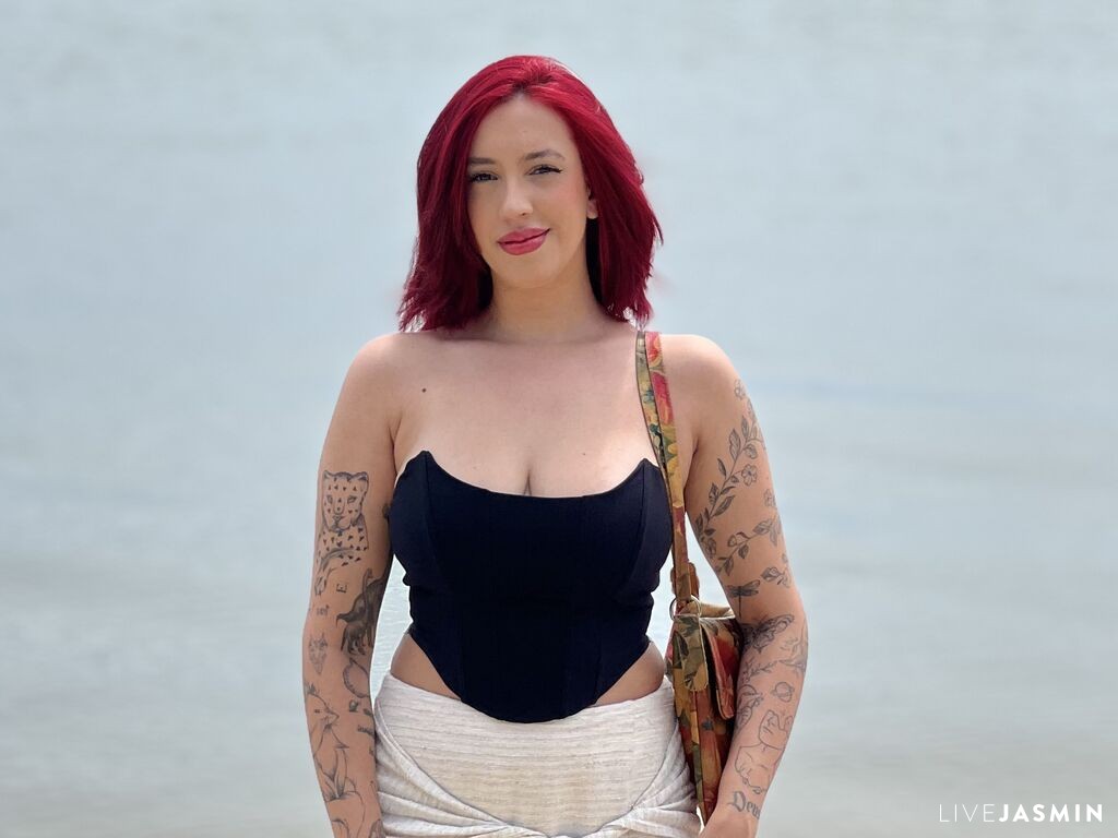 Browse MirelleMille live chat profile