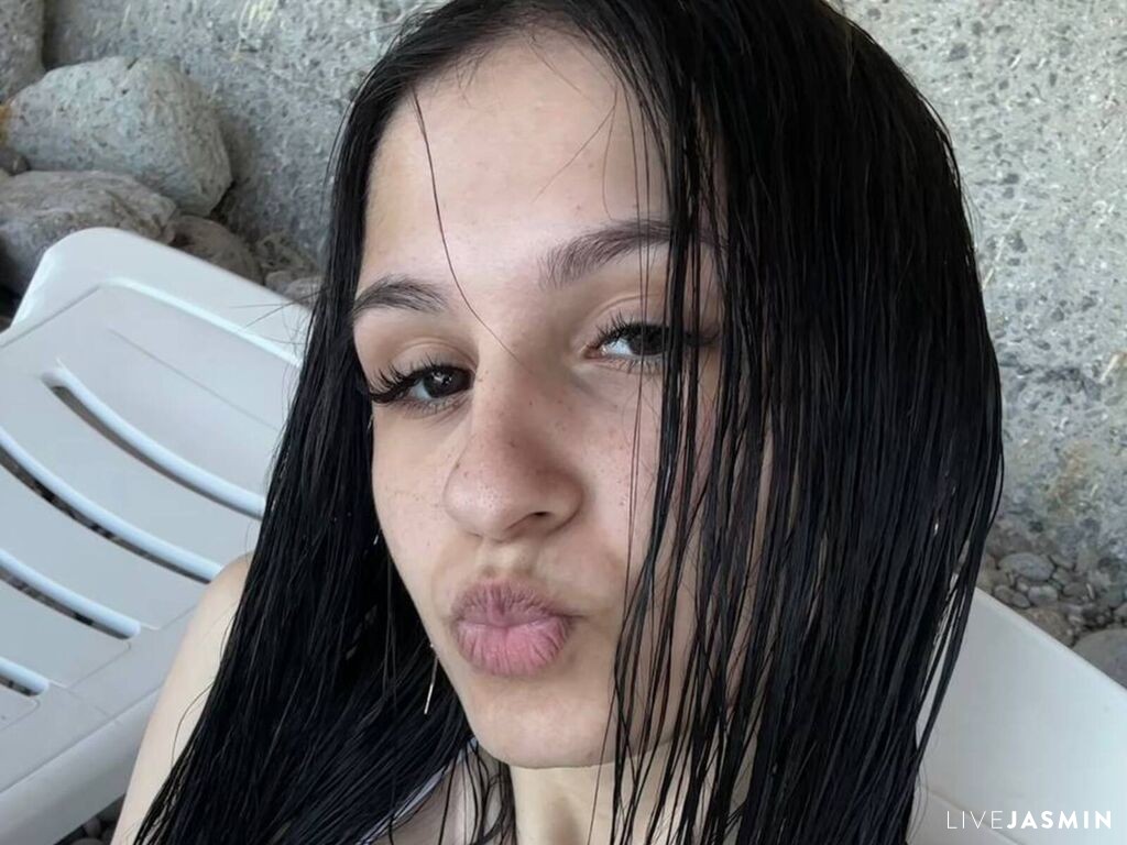 MiriamJose LiveJasmin model profile