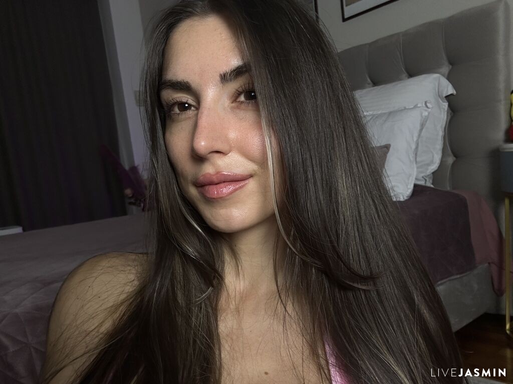 Browse MissAlyse live chat profile