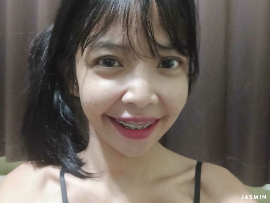 View MissyChu cam profile and live status