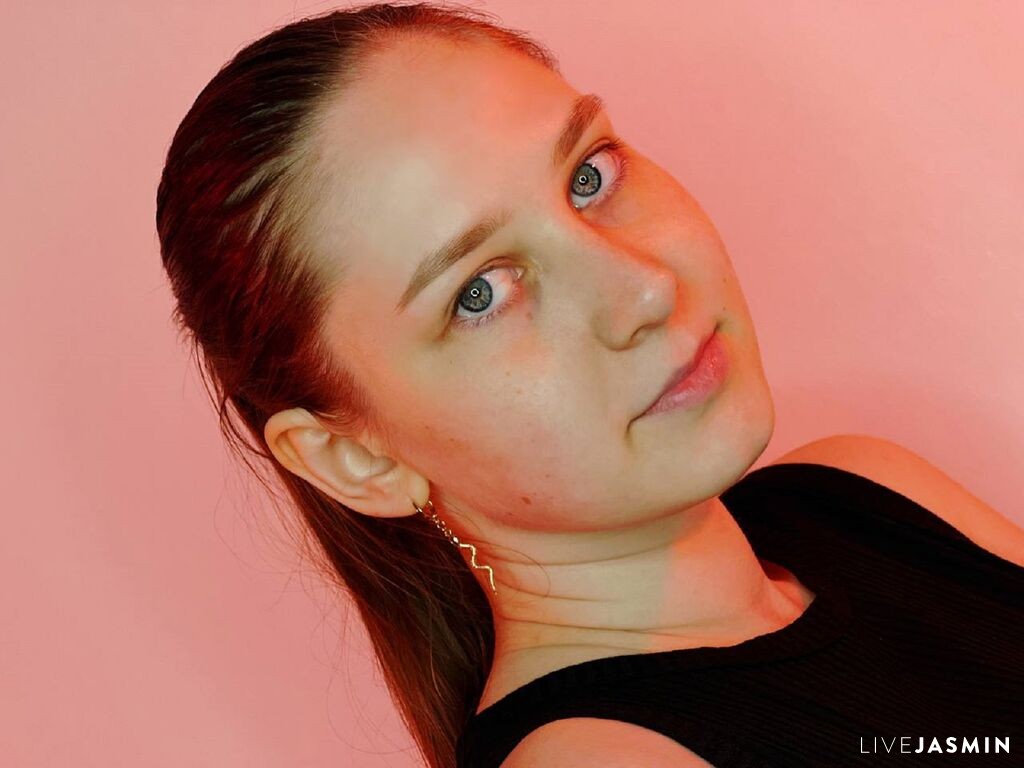 MollyMoretti live cam girl profile